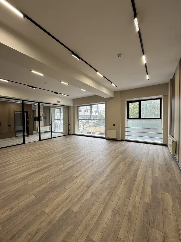 Kirayə verilir 5 otaqlı ofis 330 m²