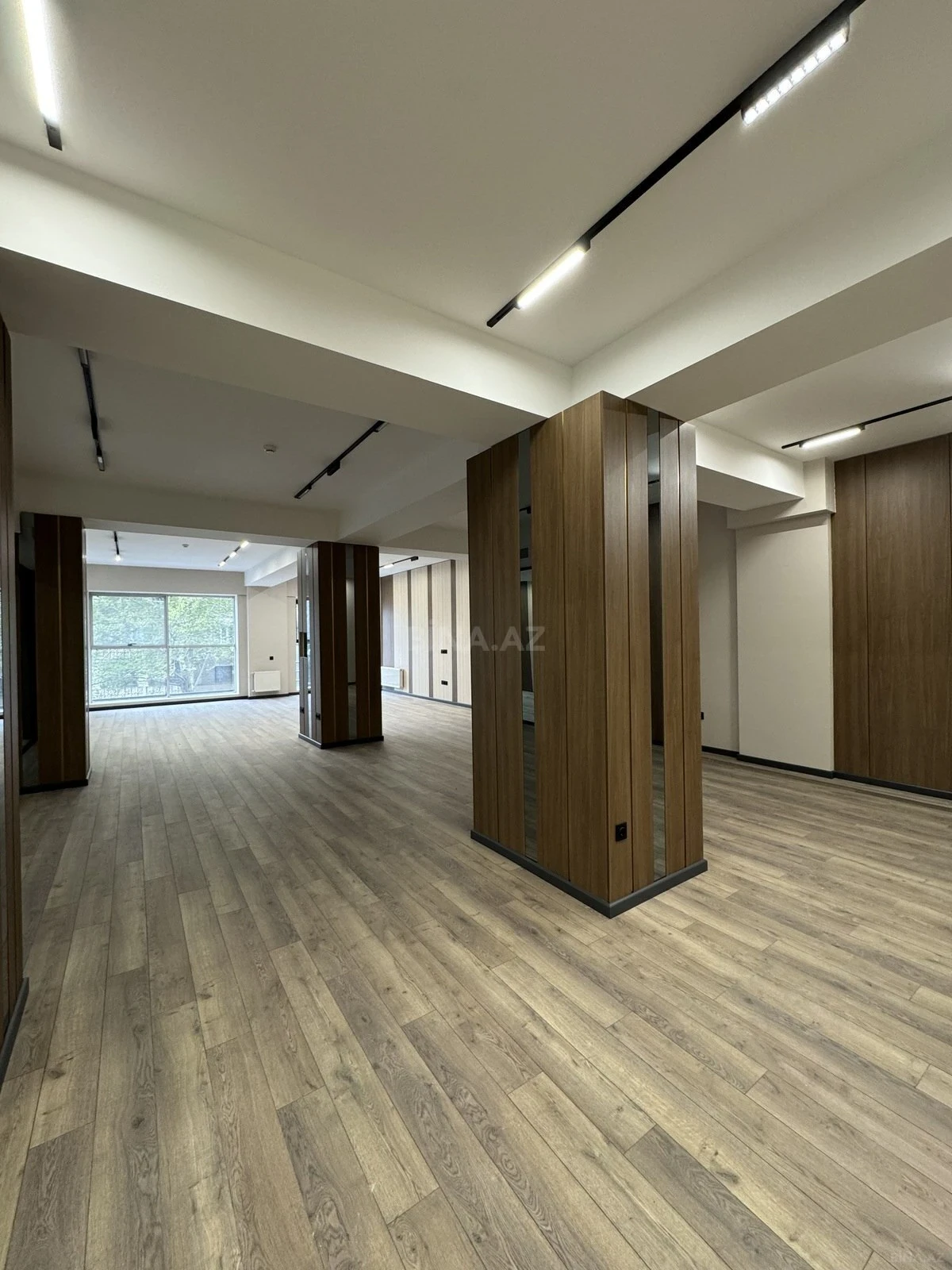Kirayə verilir 5 otaqlı ofis 330 m²