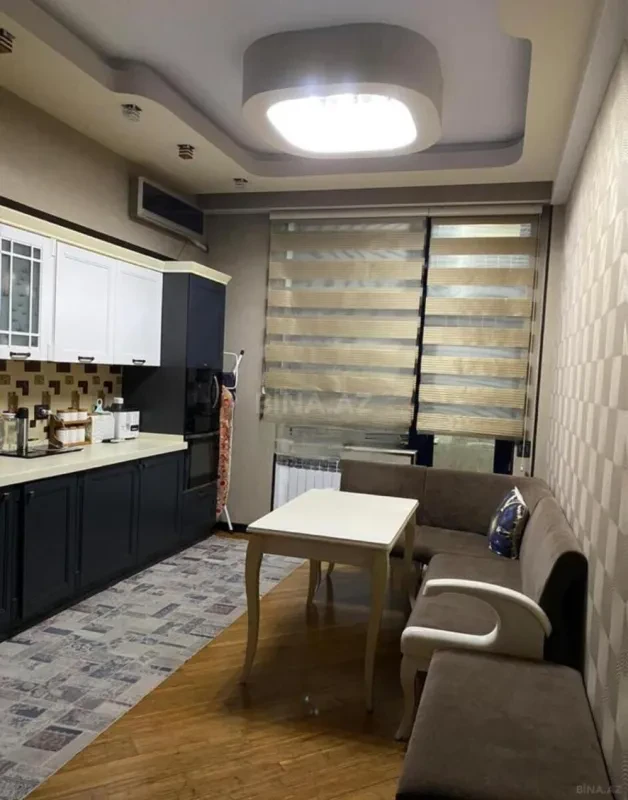 Satılır 3 otaqlı mənzil 155 m²