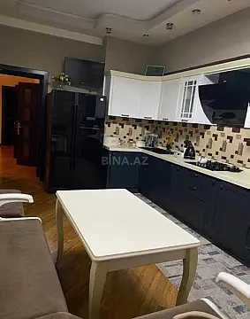 Satılır 3 otaqlı mənzil 155 m²