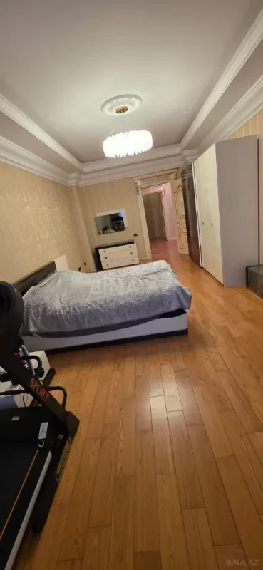Kirayə verilir 3 otaqlı mənzil 155 m²