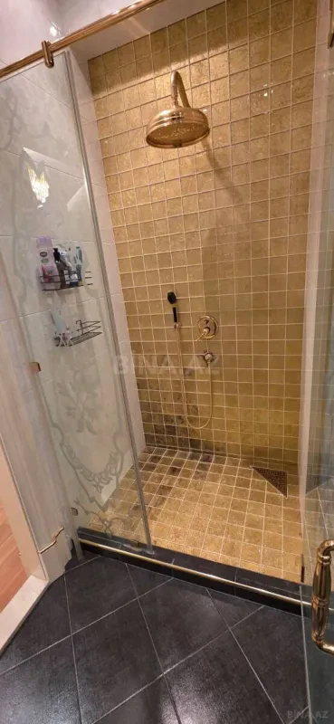 Kirayə verilir 3 otaqlı mənzil 155 m²