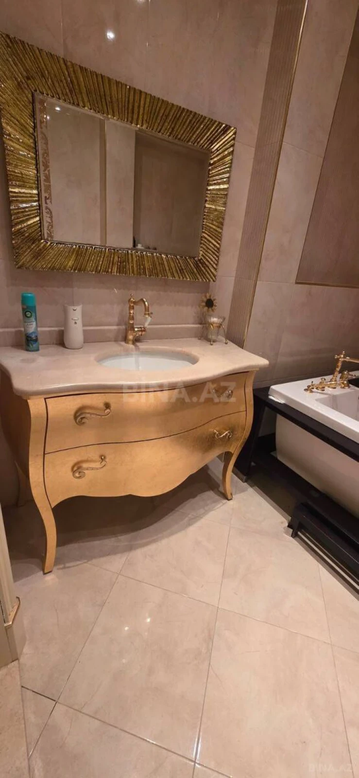 Kirayə verilir 3 otaqlı mənzil 155 m²
