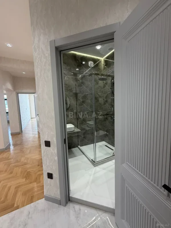 Satılır 4 otaqlı mənzil 120 m²