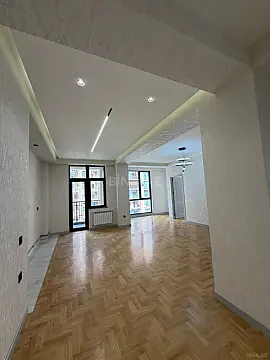 Satılır 4 otaqlı mənzil 120 m²