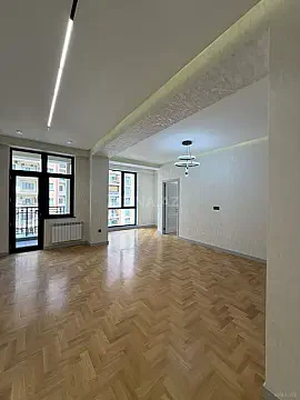 Satılır 4 otaqlı mənzil 120 m²