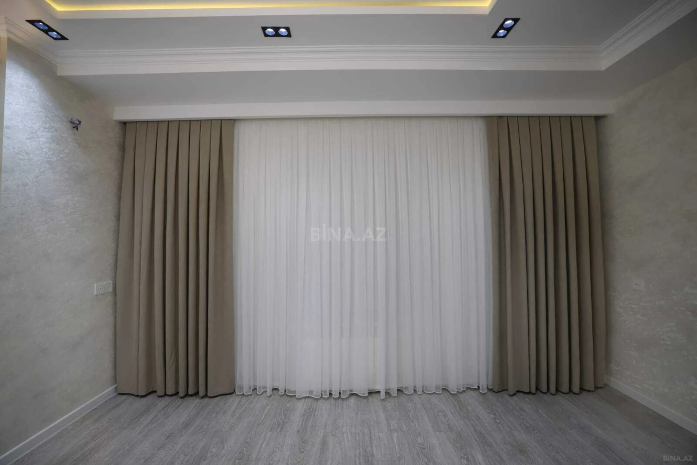Satılır 2 otaqlı mənzil 56 m²