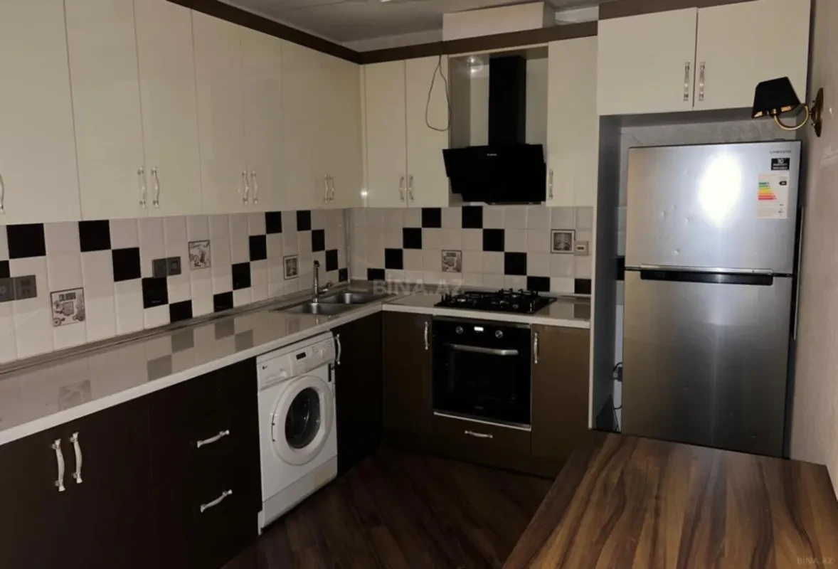 Kirayə verilir 2 otaqlı mənzil 85 m²