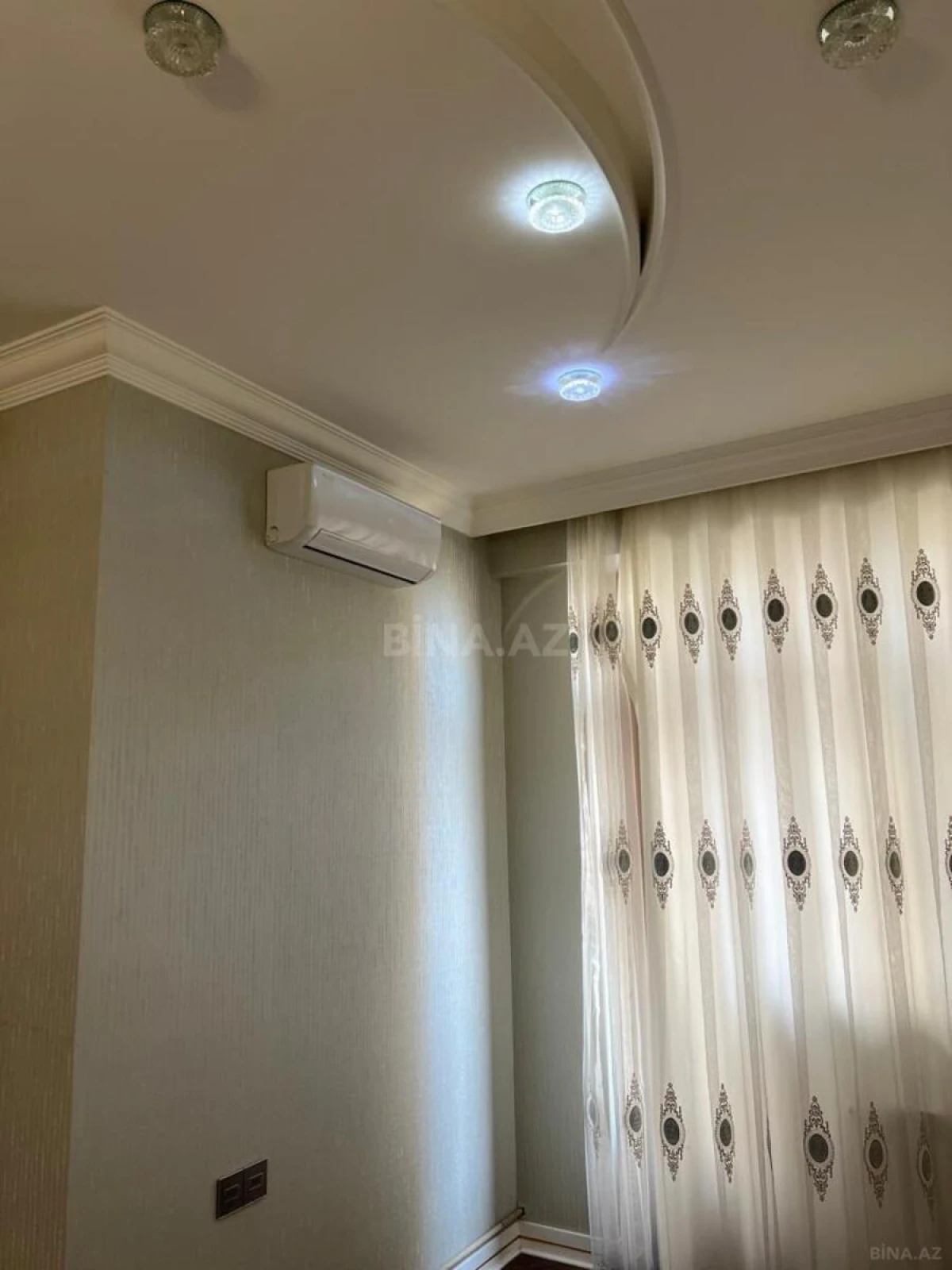Kirayə verilir 2 otaqlı mənzil 85 m²