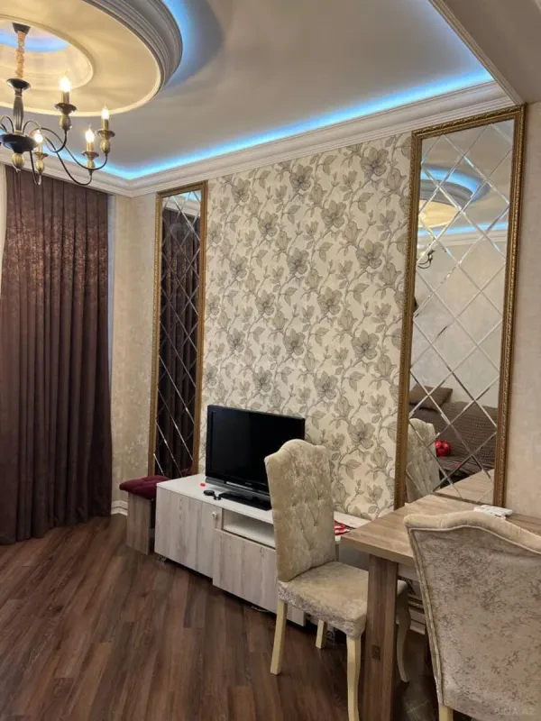 Kirayə verilir 2 otaqlı mənzil 85 m²