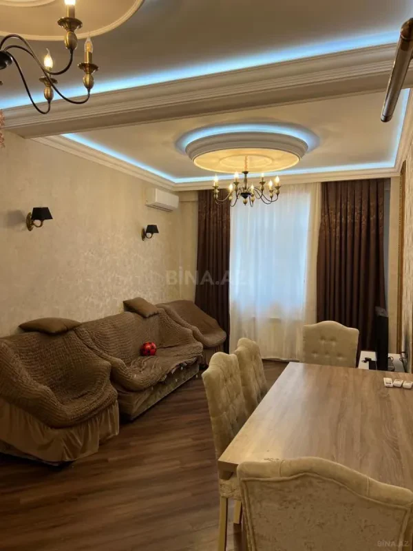 Kirayə verilir 2 otaqlı mənzil 85 m²