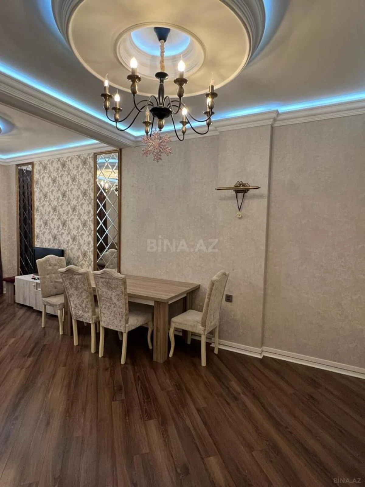 Kirayə verilir 2 otaqlı mənzil 85 m²