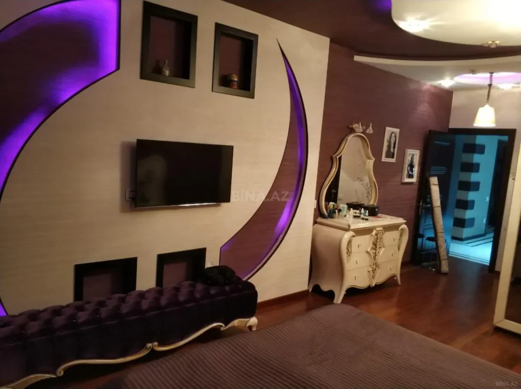Kirayə verilir 4 otaqlı mənzil 195 m²