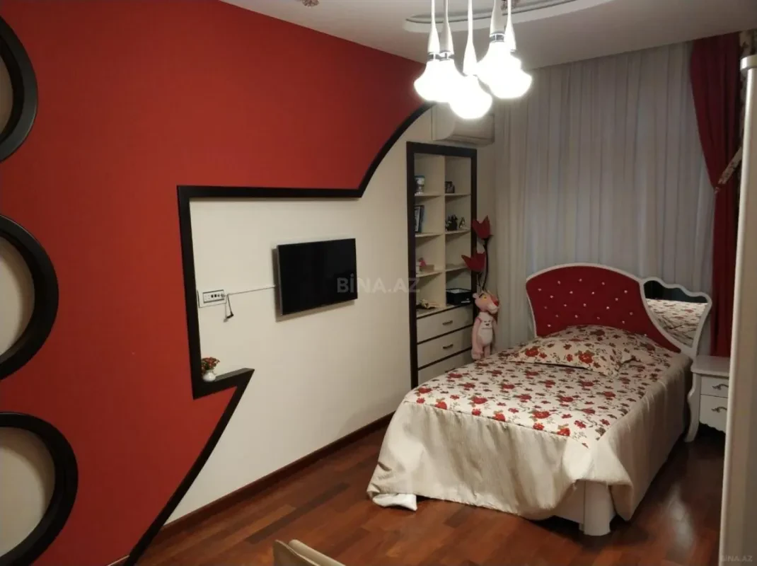 Kirayə verilir 4 otaqlı mənzil 195 m²