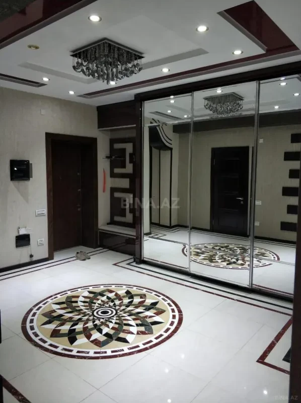 Kirayə verilir 4 otaqlı mənzil 195 m²