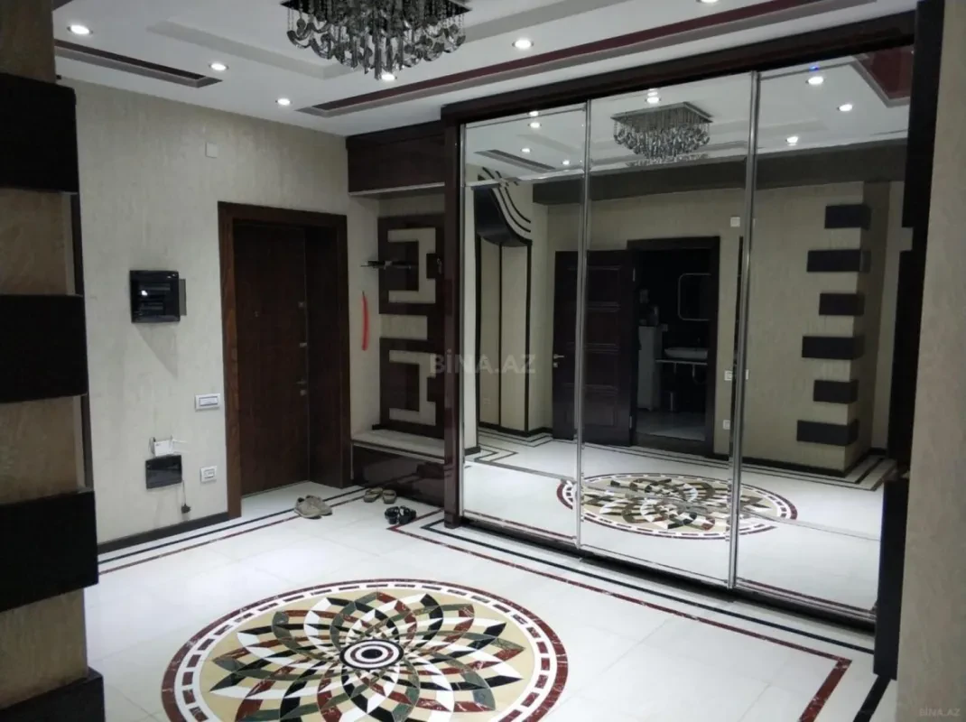 Kirayə verilir 4 otaqlı mənzil 195 m²