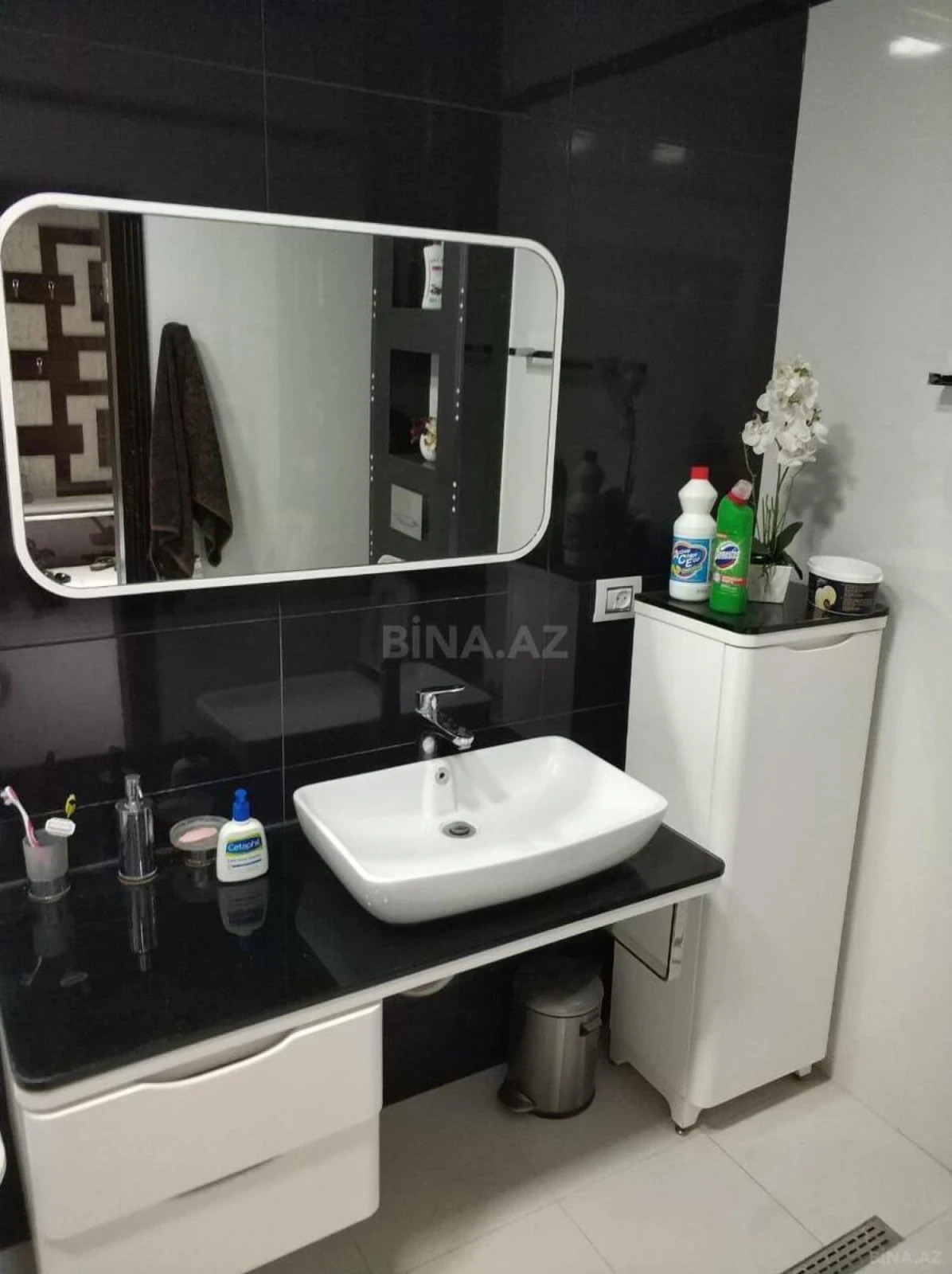 Kirayə verilir 4 otaqlı mənzil 195 m²