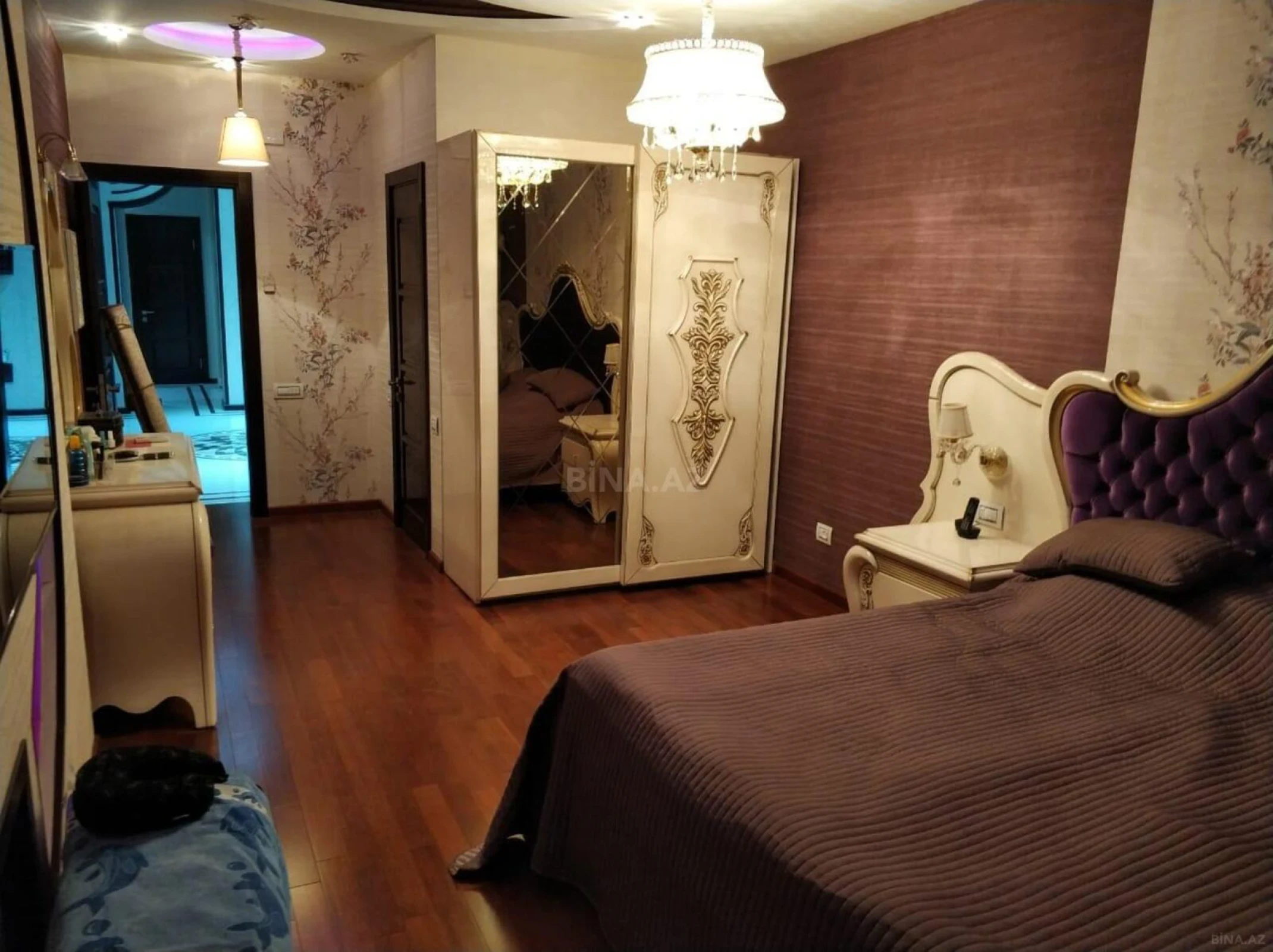 Kirayə verilir 4 otaqlı mənzil 195 m²