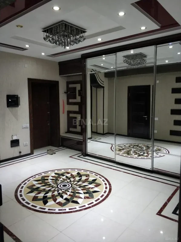 Kirayə verilir 4 otaqlı mənzil 195 m²