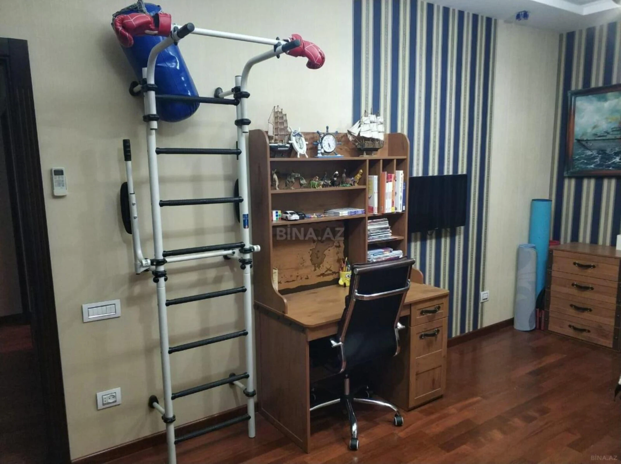 Kirayə verilir 4 otaqlı mənzil 195 m²