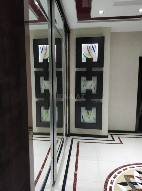 Kirayə verilir 4 otaqlı mənzil 195 m²