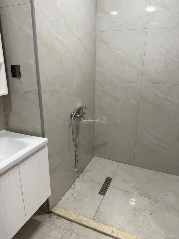 Satılır 2 otaqlı mənzil 63 m²