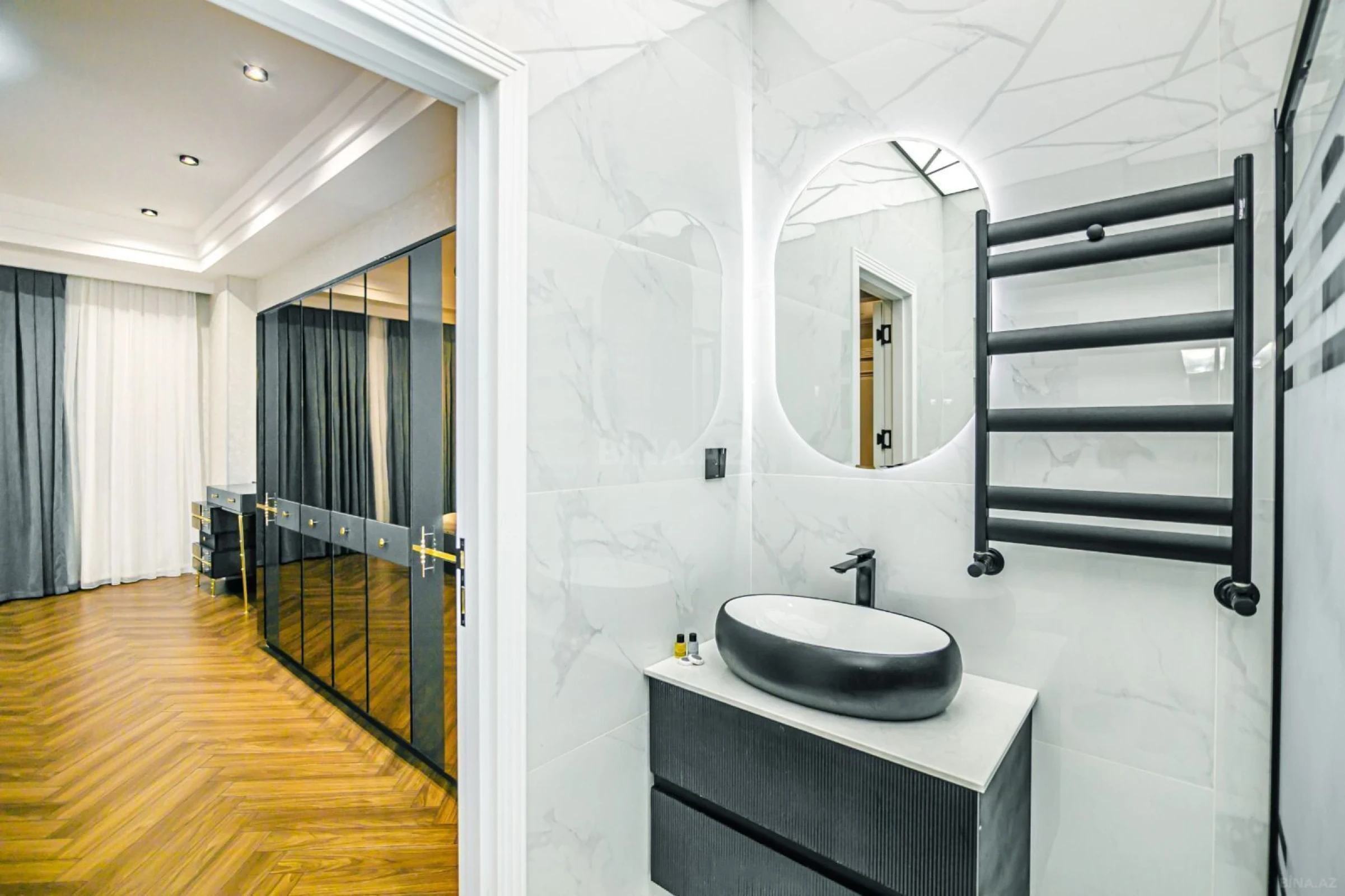 Kirayə verilir 4 otaqlı mənzil 145 m²
