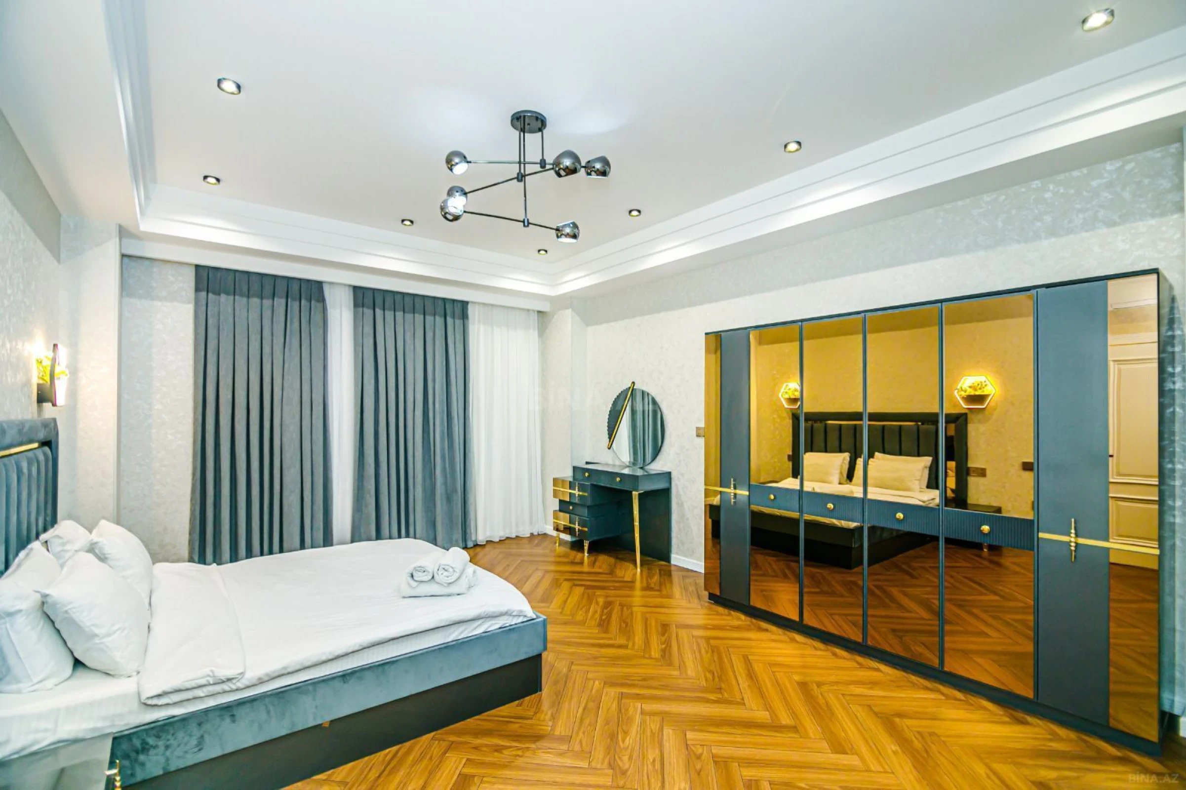 Kirayə verilir 4 otaqlı mənzil 145 m²