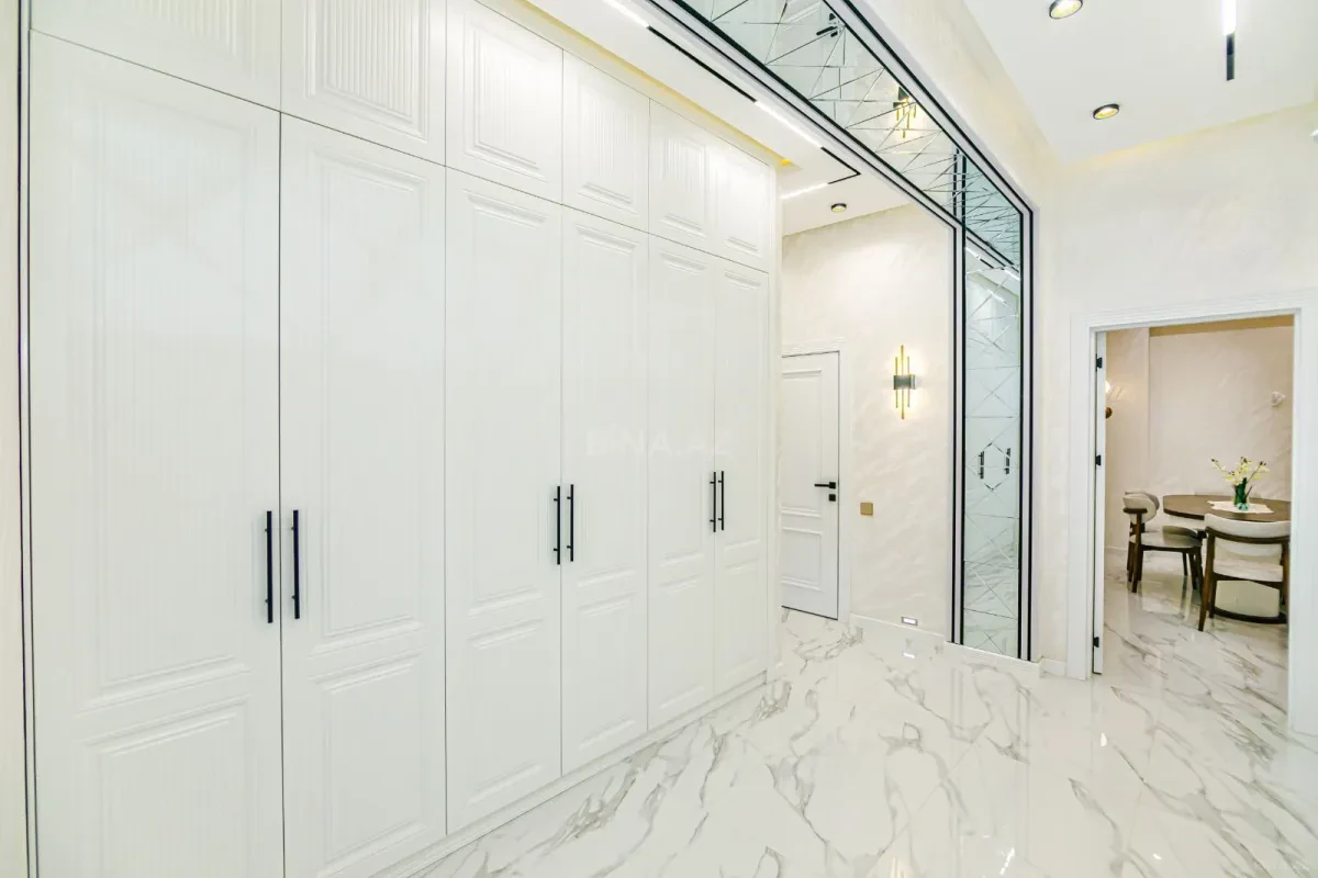 Kirayə verilir 4 otaqlı mənzil 145 m²