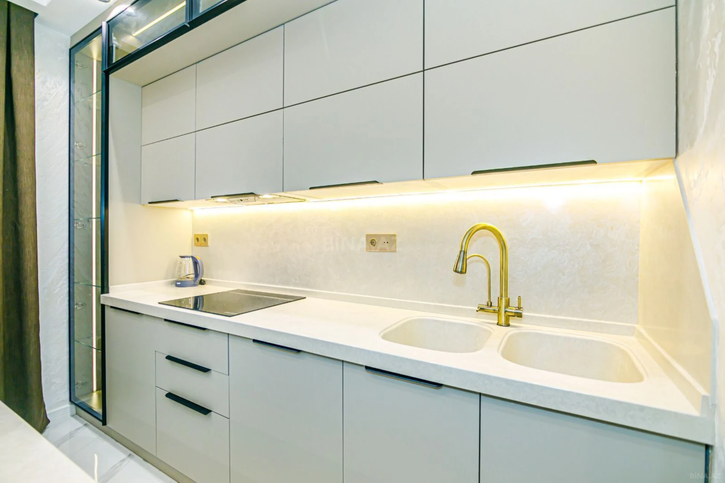 Kirayə verilir 4 otaqlı mənzil 145 m²