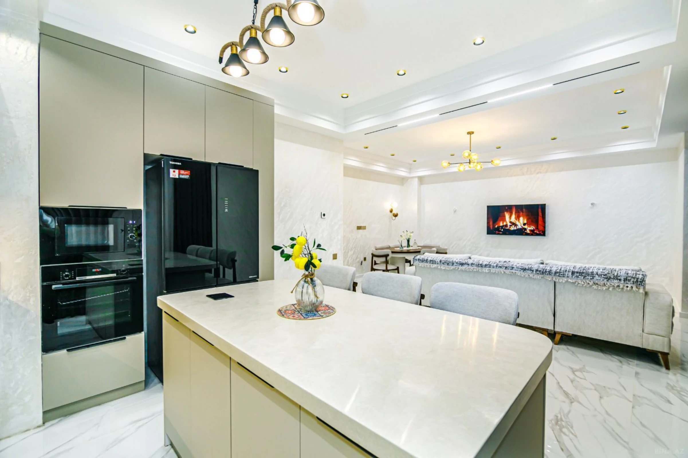 Kirayə verilir 4 otaqlı mənzil 145 m²