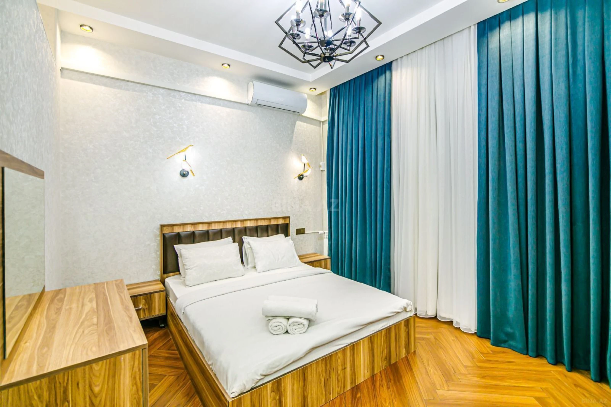 Kirayə verilir 4 otaqlı mənzil 145 m²