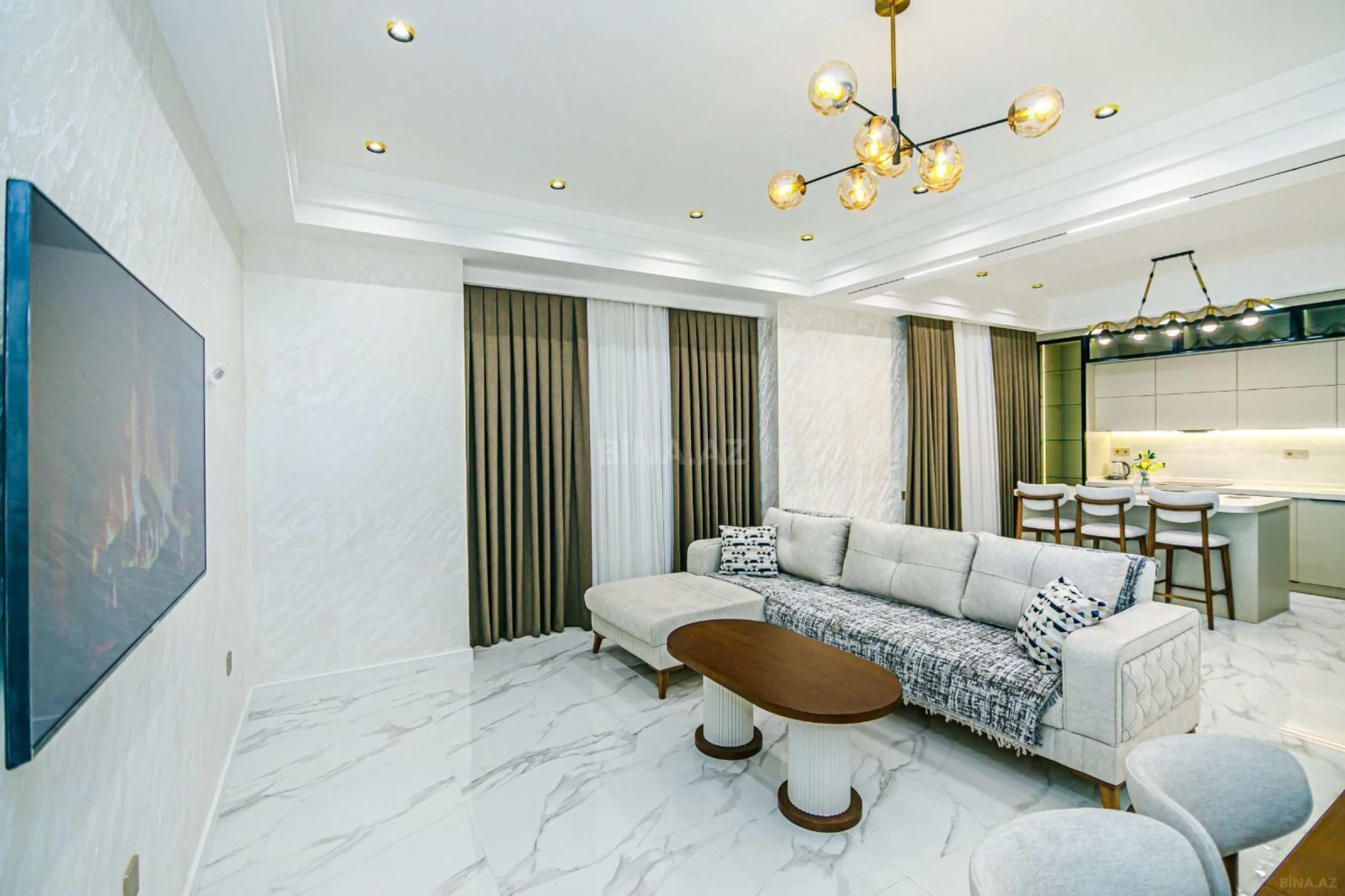 Kirayə verilir 4 otaqlı mənzil 145 m²
