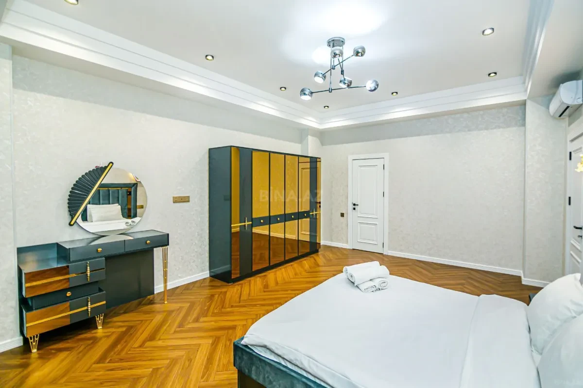 Kirayə verilir 4 otaqlı mənzil 145 m²