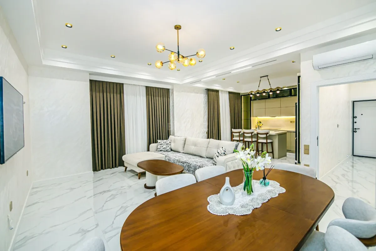 Kirayə verilir 4 otaqlı mənzil 145 m²