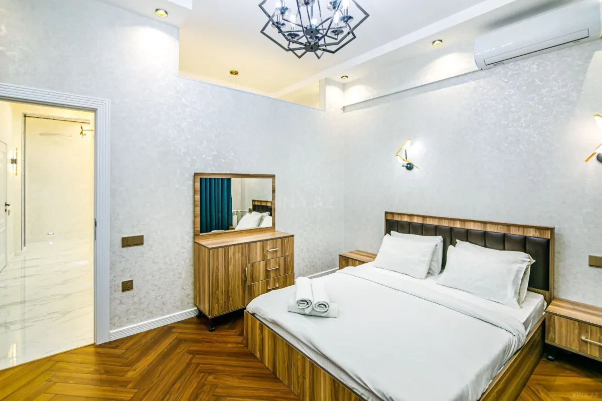 Kirayə verilir 4 otaqlı mənzil 145 m²