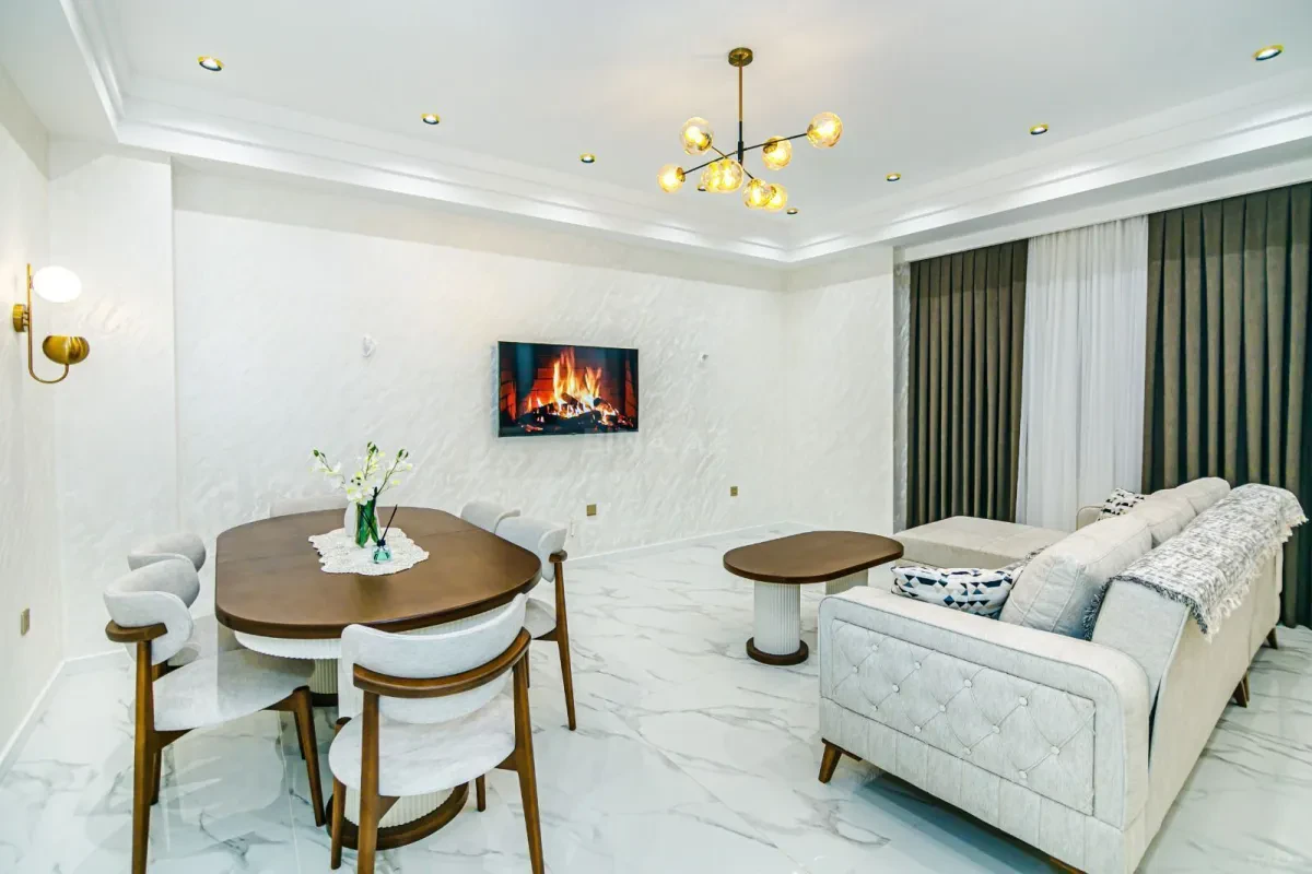 Kirayə verilir 4 otaqlı mənzil 145 m²