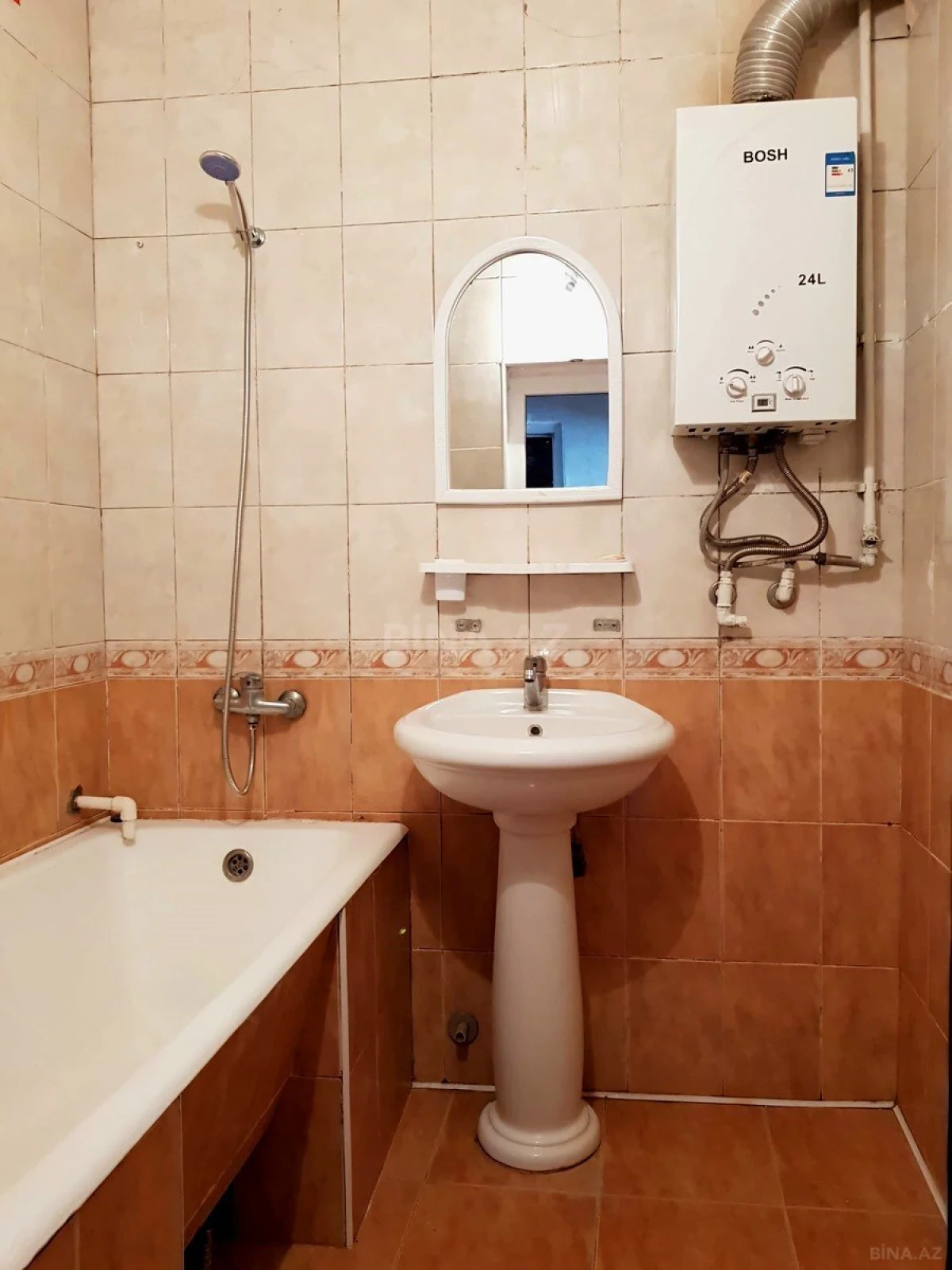 Kirayə verilir 2 otaqlı mənzil 65 m²