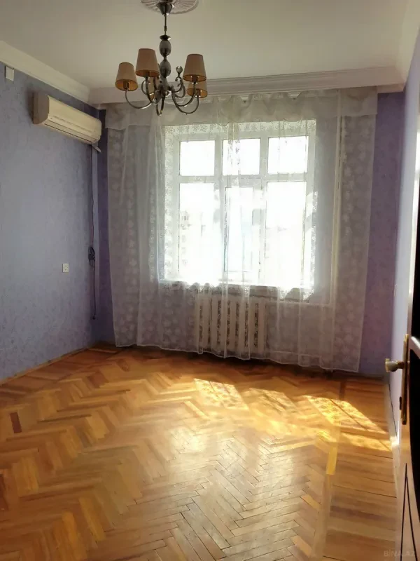 Kirayə verilir 2 otaqlı mənzil 65 m²