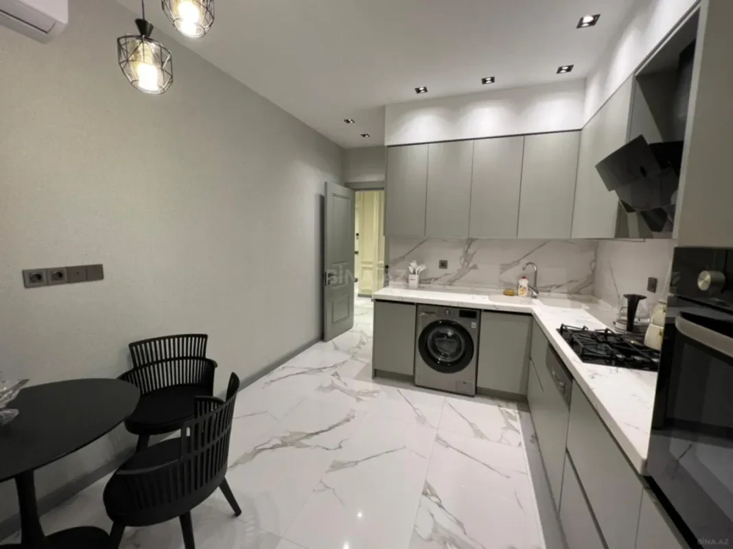 Kirayə verilir 2 otaqlı mənzil 103.5 m²