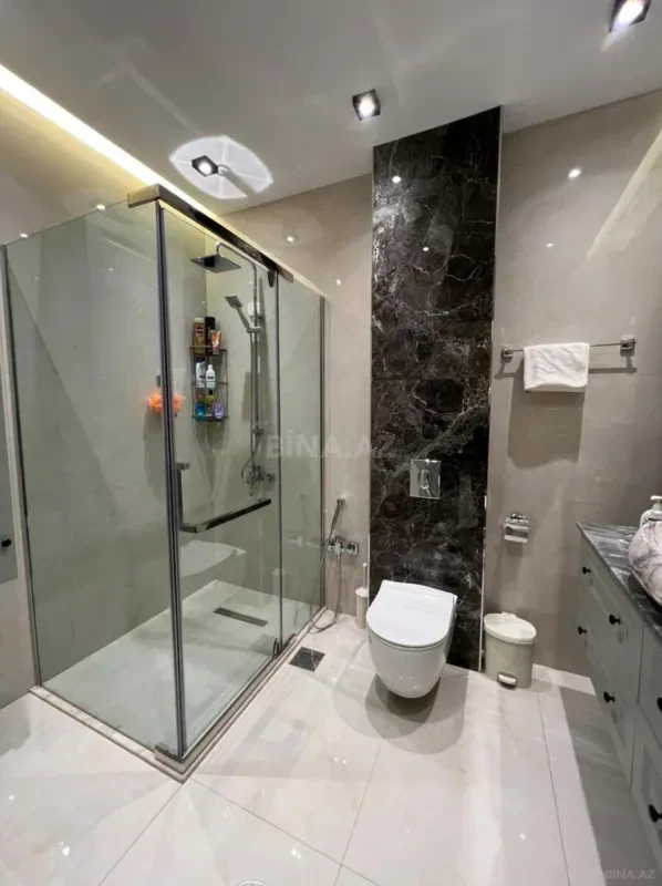 Kirayə verilir 2 otaqlı mənzil 103.5 m²