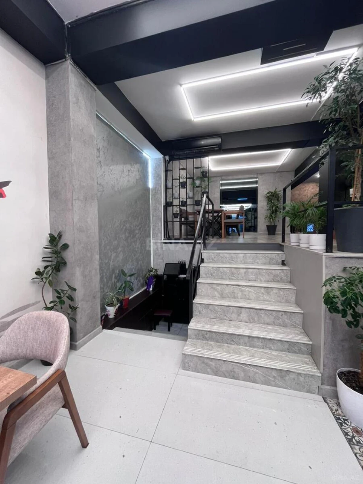 Kirayə verilir obyekt 260 m²