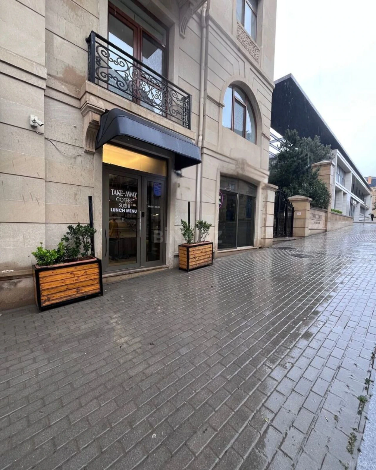 Kirayə verilir obyekt 260 m²