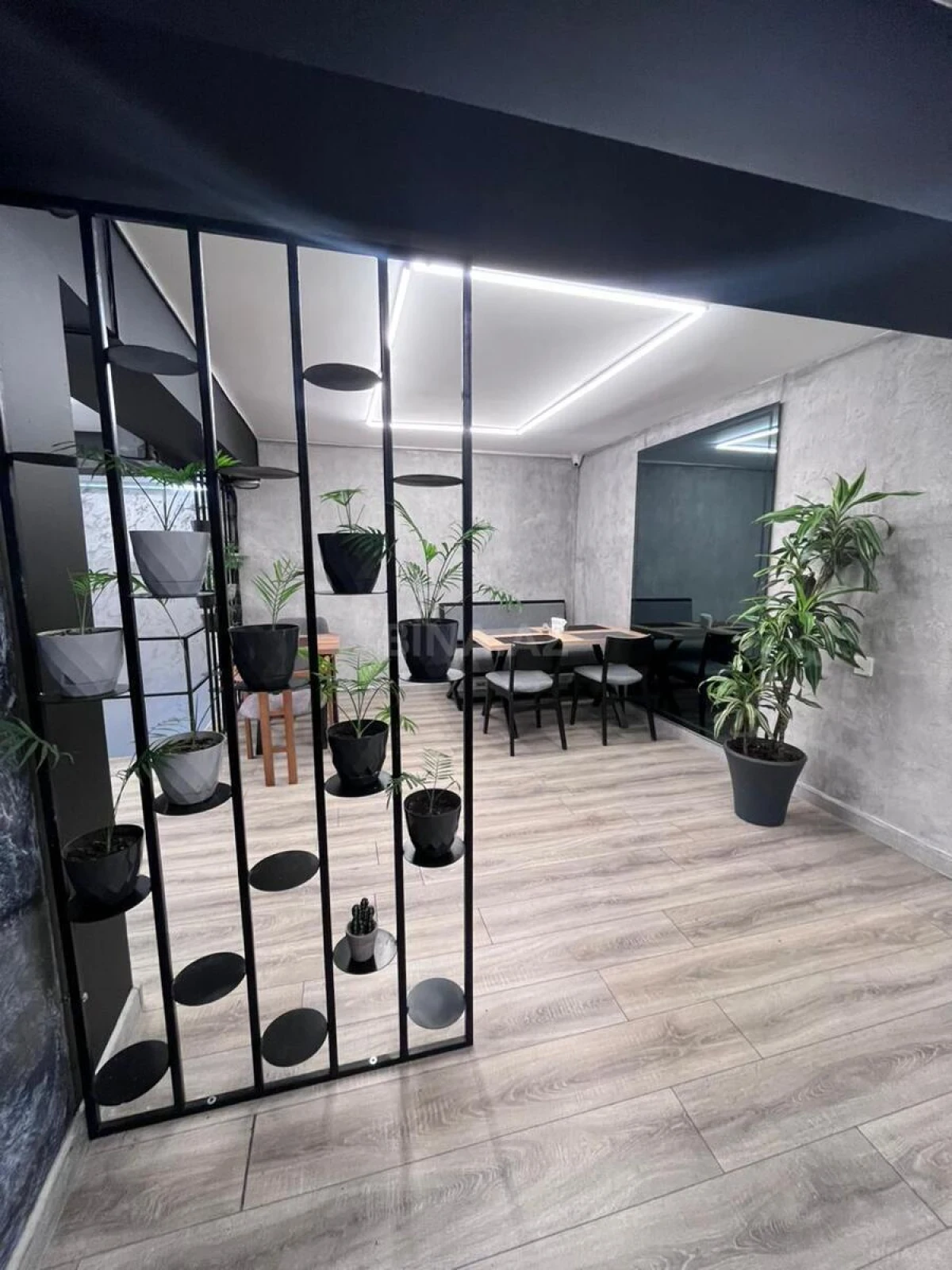 Kirayə verilir obyekt 260 m²