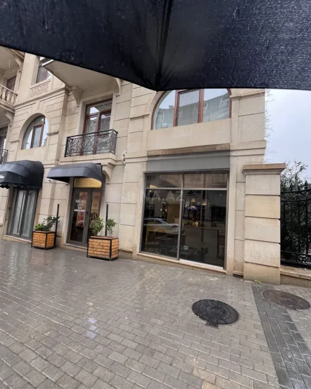 Kirayə verilir obyekt 260 m²