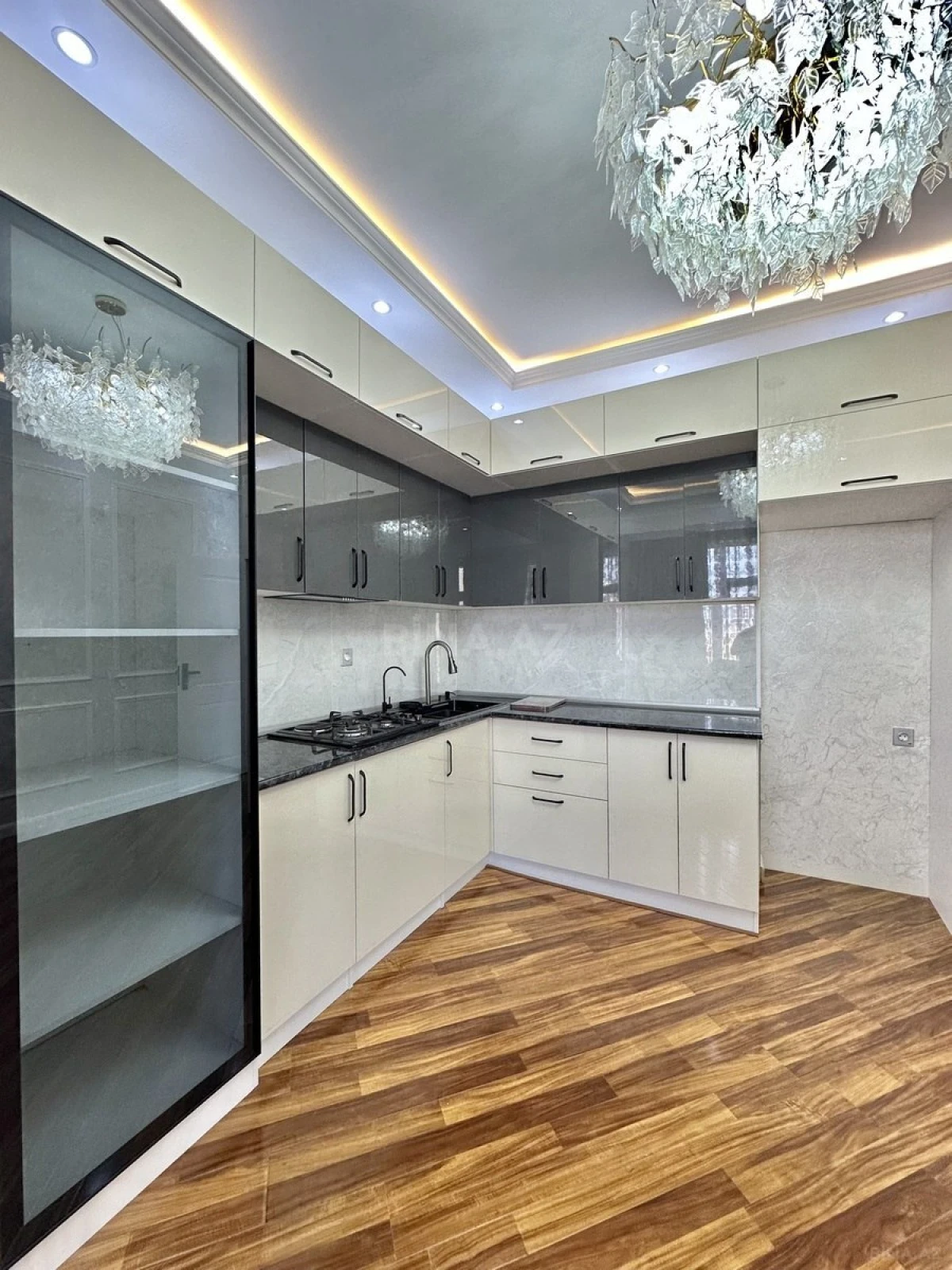 Satılır 3 otaqlı mənzil 80 m²