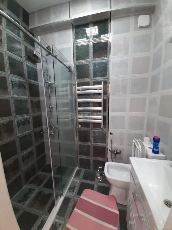Kirayə verilir 2 otaqlı mənzil 60 m²