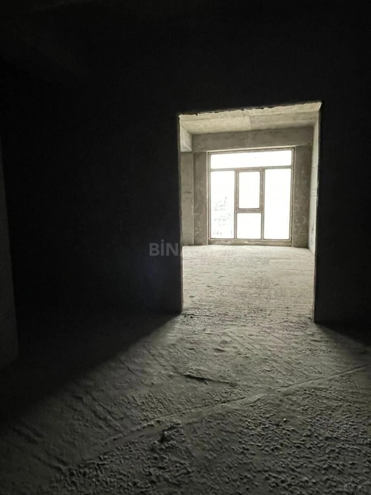 Satılır 3 otaqlı mənzil 185 m²