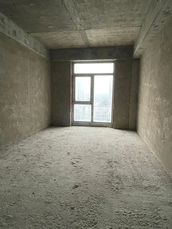 Satılır 3 otaqlı mənzil 185 m²