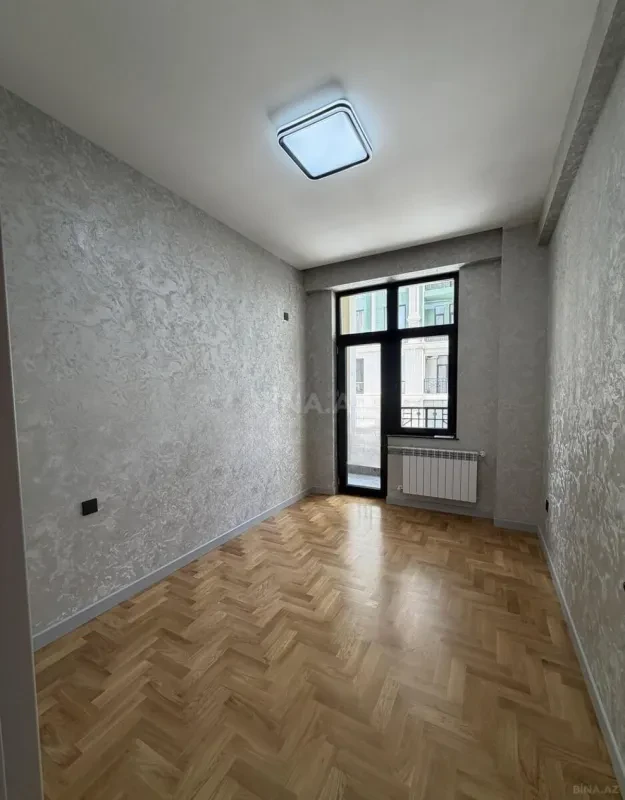 Satılır 4 otaqlı mənzil 117 m²